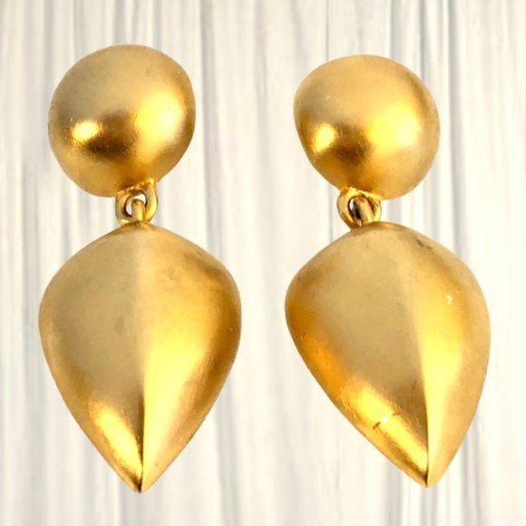 Givenchy Paris New York Earrings Gold Tone Brushed Drop Dangle Post Signed - Picture 6 of 14